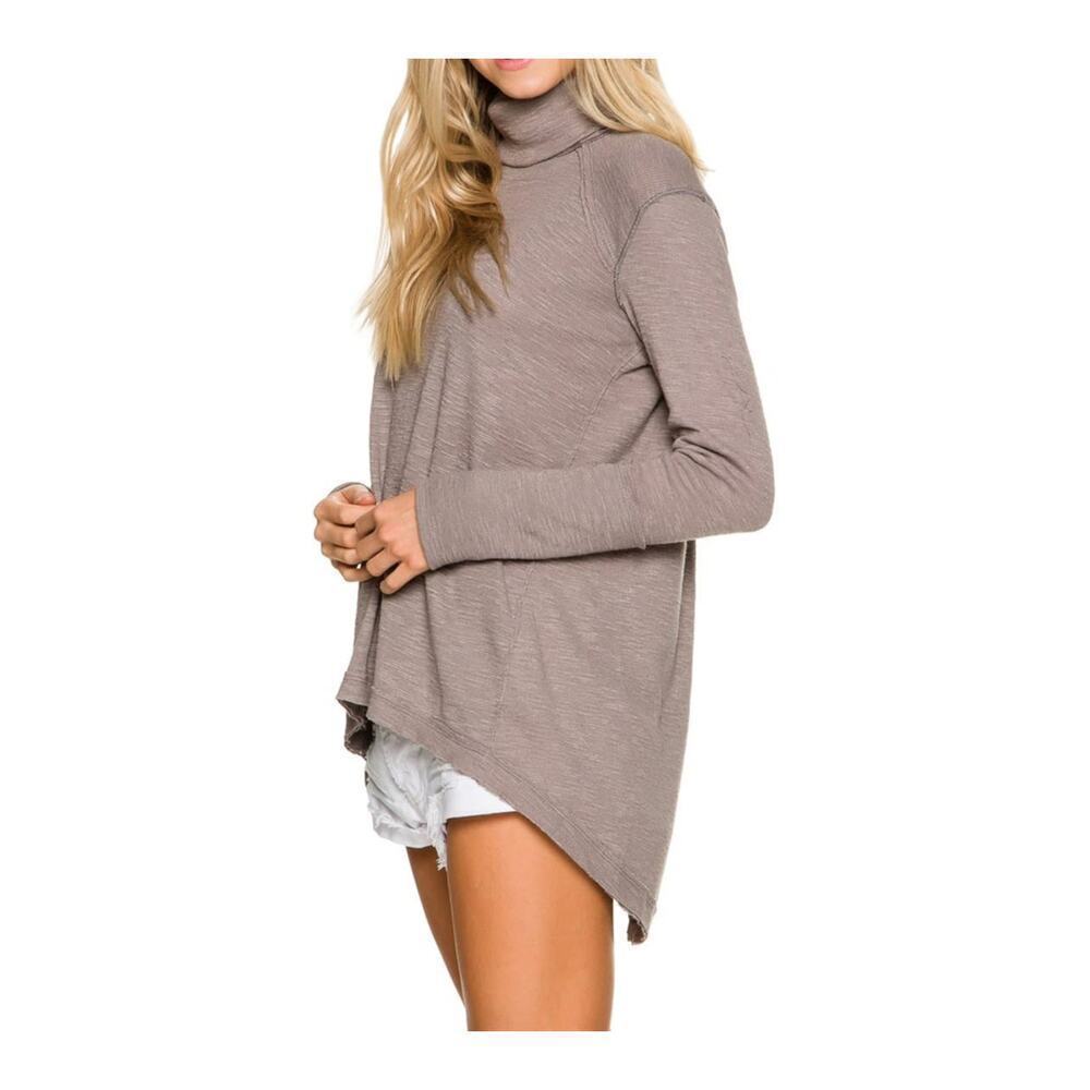 Free People We The Free Turtle Neck Slit Back Hi-Lo Sweater Size XS Taupe - Picture 7 of 14
